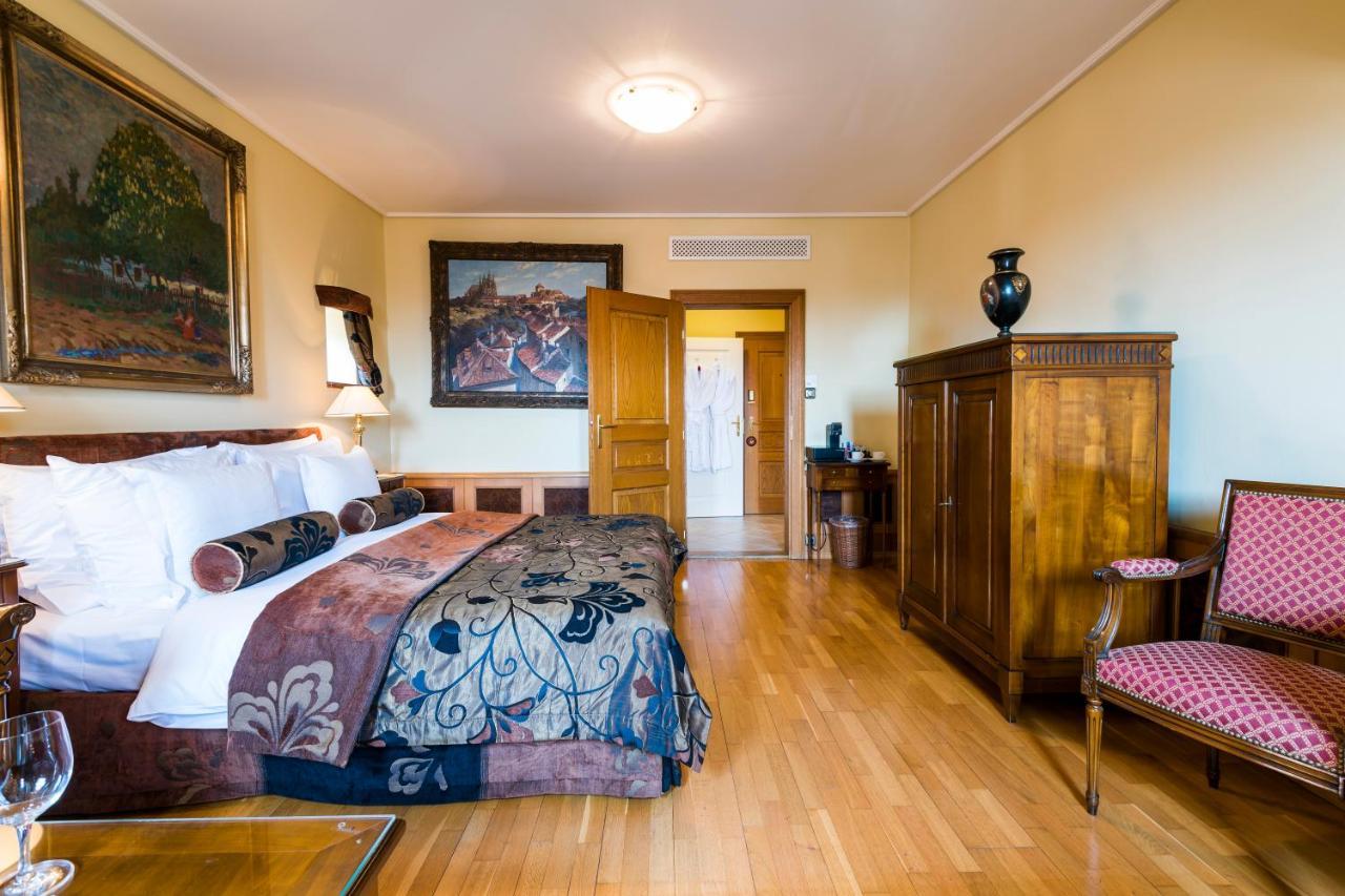 Golden Well Hotel Praga Exterior foto